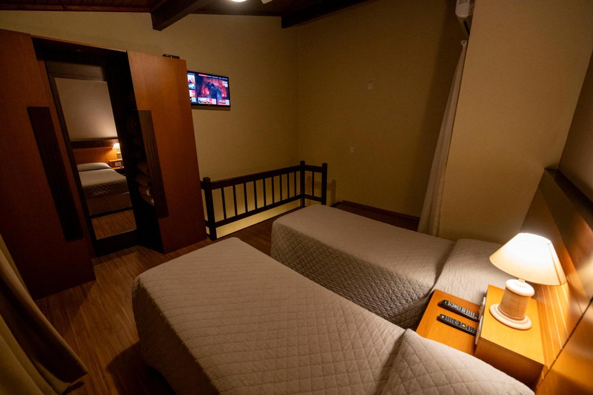 Hotel Serra Nevada Канела Екстериор снимка