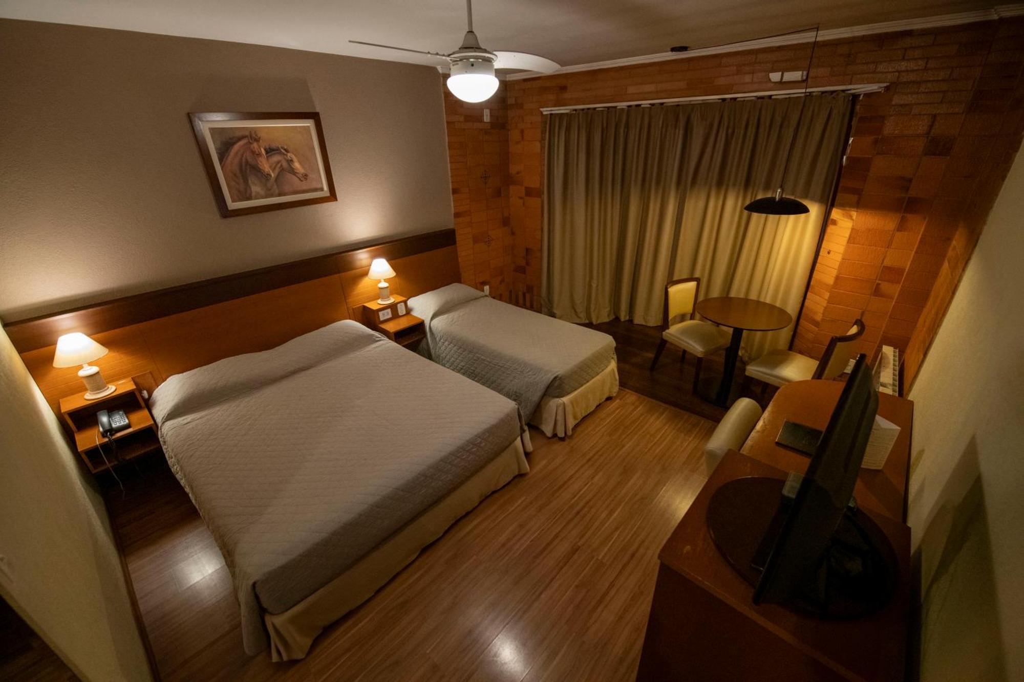 Hotel Serra Nevada Канела Екстериор снимка