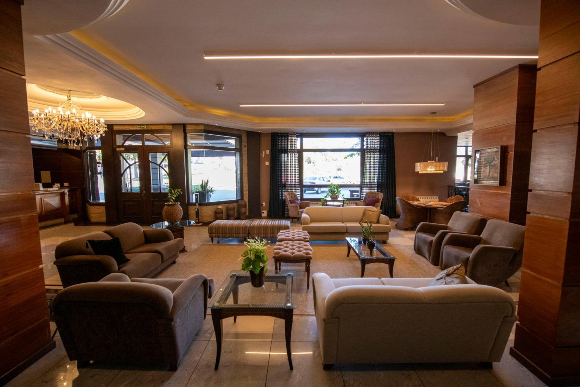 Hotel Serra Nevada Канела Екстериор снимка
