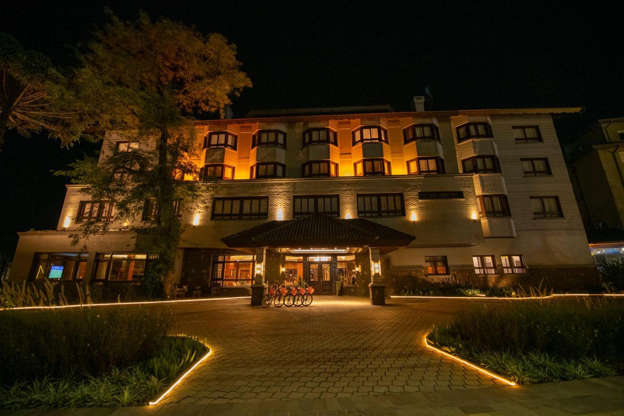 Hotel Serra Nevada Канела Екстериор снимка